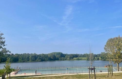 Treignat House | Chalets indépendants en camping 2 étoiles avec terrasse – Idéal famille, activités et jeux pour enfants - FR-1-489-405