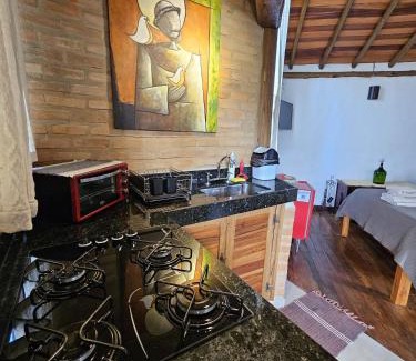 Carrancas Ski Chalet | Chalezinho Mata Virgem - perto do centro e cachoeiras, cozinha completa e churrasqueira