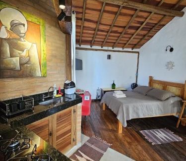 Carrancas Ski Chalet | Chalezinho Mata Virgem - perto do centro e cachoeiras, cozinha completa e churrasqueira