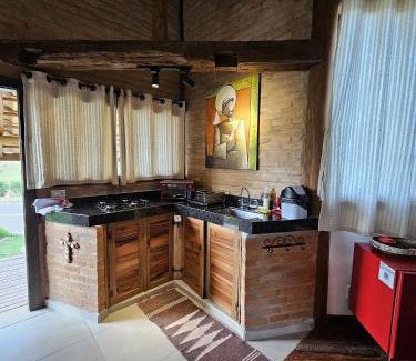 Carrancas Ski Chalet | Chalezinho Mata Virgem - perto do centro e cachoeiras, cozinha completa e churrasqueira