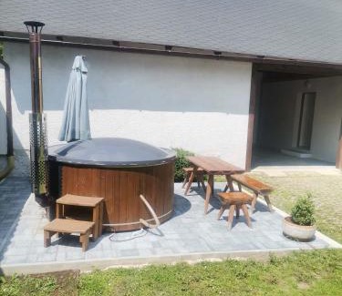 Svetla nad Sazavou Villa | chalupa u potoka