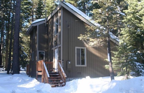 Chamberlands Cabin | Chamberlands Cabin, Private Beach, Bar, Restaurant