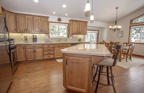 McKinney Estates House | Chamberlands Hideaway: 3 bedrooms, great amenities