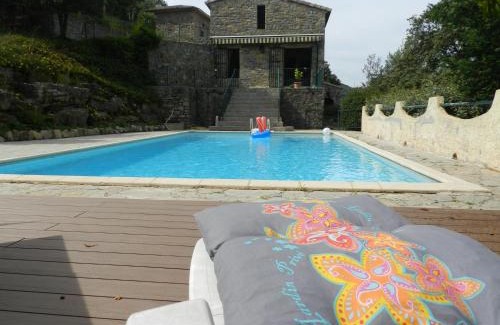 Cros Bed & Breakfast | Chambre Cévennes: Piscine, lamas, rivière