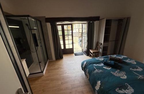 Blanzaguet-Saint-Cybard Bed & Breakfast | Chambre d'hôtes NATURISTE Le Jardin Des Hirondelles