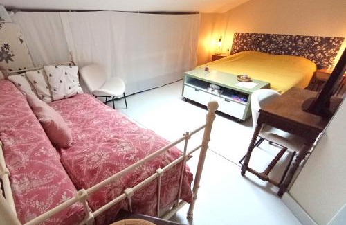Fournes-en-Weppes Bed & Breakfast | Chambre d'hôte triple, au calme dans la campagne des Weppes