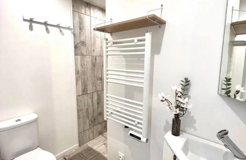 Carcassonne Bed & Breakfast | Chambre D'hôtes 2pers. Spa Privé, Piscine, Table D'hôtes à 3 min Cité Médiévale
