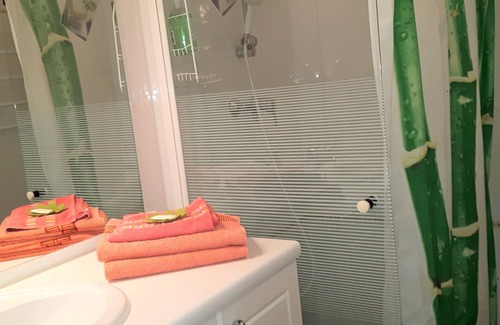 Donzere House | Chambre d'hotes with shower room, wc and terrace