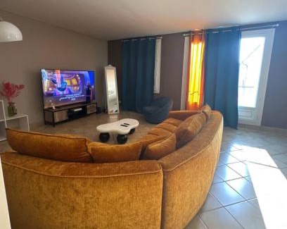 Fleury-les-Aubrais House | Chambre double chez habitant