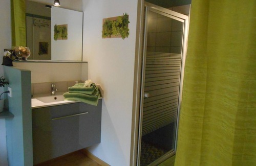 Belvianes-et-Cavirac Bed & Breakfast | Chambre familiale Le Jardin des Gorges