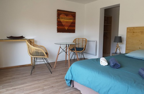 Soorts-Hossegor Bed & Breakfast | Chambre La Centrale : private terrace -Heated swimming pool, 5mn from the beach