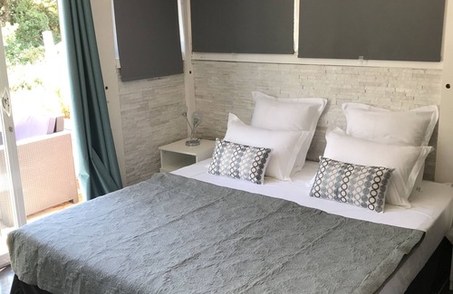 Puechabon Bed & Breakfast | Chambre "La Liquière" en Chambres D'hôtes, Piscine, Proche St Guilhem le Désert