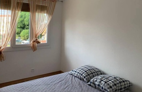Vigneux-sur-Seine Apartment | Chambre spacieuse et lumineuse est parfaite pour des vacances en famille