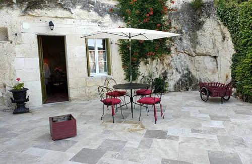 Perrusson Apartment | Chambre Troglodyte 26m² Proche des Chateaux de la Loire des Circuits a Velo