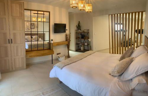 Valros House | Chambres d hôtes au calme avec piscine et jacuzzi