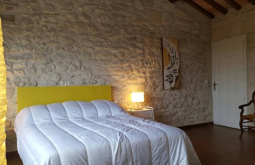 Montfrin Bed & Breakfast | Chambres d'Hôtes Lou Calvari