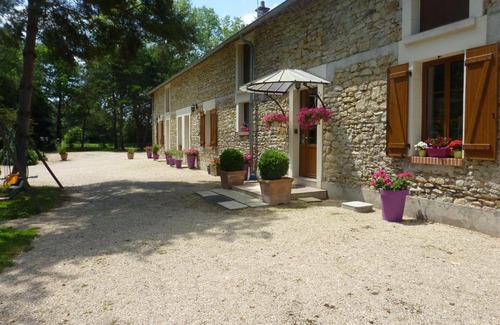 Saint-Hilaire-de-Court Bed & Breakfast | Chambres d'Hôtes de la Junchère