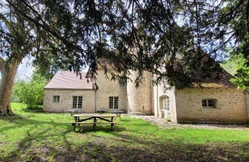 Vaillac Bed & Breakfast | Chambres d'hotes Domaine de Feneyrol