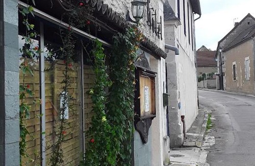Mailly-la-Ville House | Chambres d'hotes Les Coutas