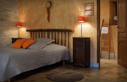 Espedaillac Bed & Breakfast | Chambres & Jardin de Pierres is a charming guest house in Quercy