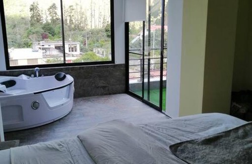 Banos de Agua Santa Apartment | Chamiza Suite