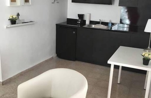 Ponce Centro Apartment | Chandelier 302