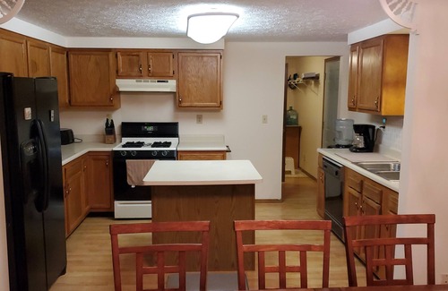 Syracuse House | Channel Property on Lake Wawasee - bring your boat/dog!