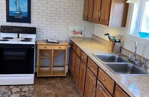 Lubec House | Channel View Cottage, Bay of Funday, Beach 1 mile away, 2.5 miles to town