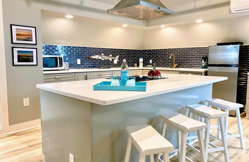 Clayton Apartment | Channel View Residence at the Dygert House