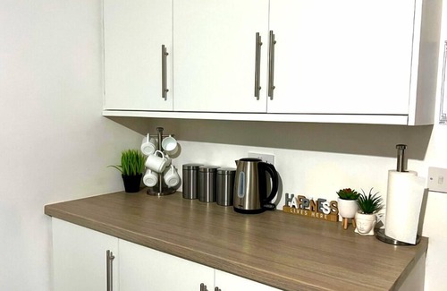 Grimsby House | Chantry Suites Single Room in DN31