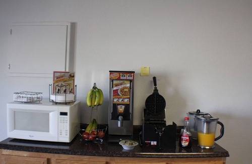 Burlington Hotel | Chaparral Motor Inn