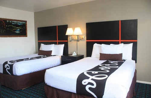 Burlington Hotel | Chaparral Motor Inn