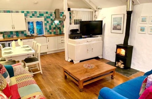 Stenalees House | Chapel Barn, near Camel Trail, Bodmin - sleeps 4 guests+parking+doggie