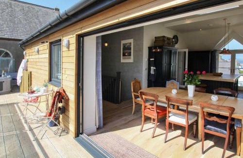 Rhosneigr House | Chapel House