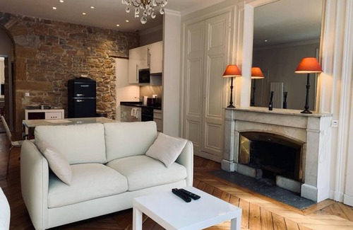 Marechal Lyautey - Vitton Apartment | Character apartment in the 6th arrondissement