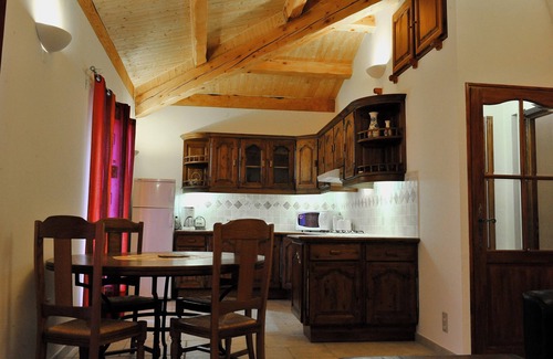 Saint-Marcel-de-Careiret Cottage | Character house in the countryside with swimming pool in St Marcel de careiret