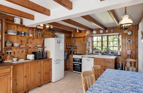 Mabe House | Characterful Cottage in Penryn, Private Parking
