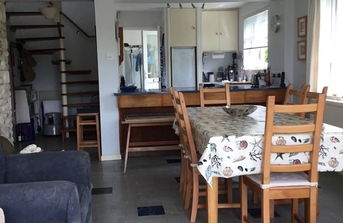 Osmington Cottage | Characterful Seaside Family Cottage in Ringstead, Dorset