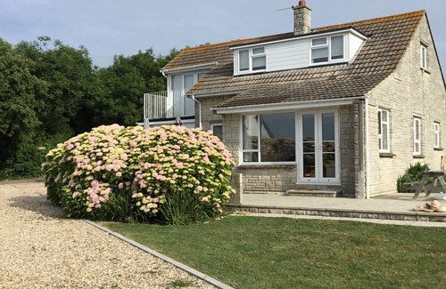 Osmington Cottage | Characterful Seaside Family Cottage in Ringstead, Dorset