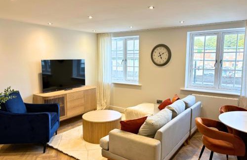 Salisbury Apartment | Charles Hope Salisbury Centre