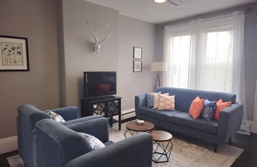 Thompson Square - Bunker Hill Apartment | Charlestown Gem