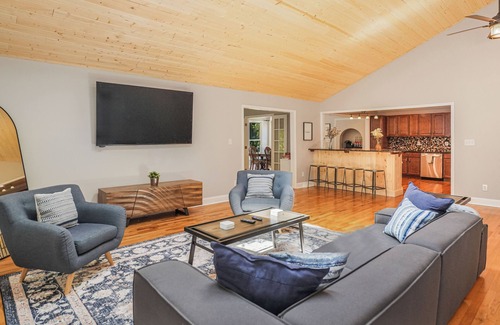 Mint Hill House | Charlotte's Urban Oasis