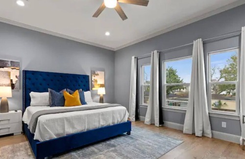 Spring Branch East House | Charm 2 near Downtown & Galleria