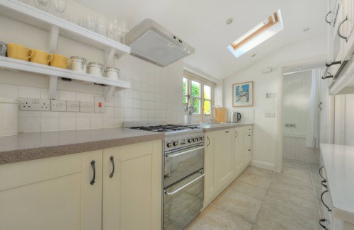 Charmouth Cottage | CHARM COTTAGE, family friendly, country holiday cottage in Charmouth