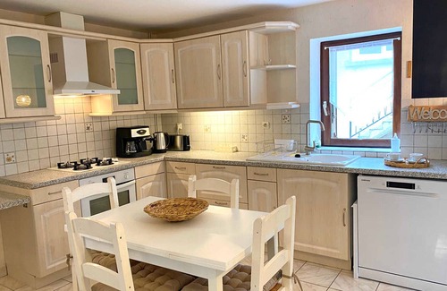 Saint-Bonnet-de-Rochefort Cottage | Charming Cottage with Garden, Spa, Near Sioule River, Perfect for Families