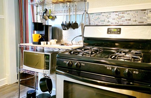 Cleveland House | Charm in Larchmere! near Cleveland Clinic, CWRU, Univ Hosp, Downtown, w/Porch!