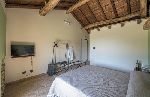 Gavi Bed & Breakfast | Charming Alessandria Retreat with Queen-sized Bed & Outdoor Pool
