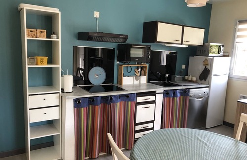 Saint-Laurent-La-Vernede Apartment | Charmant Studio Avec Terrasse et Piscine à 1/4 h d' Uzès - Climatisé
