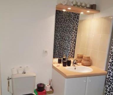 Lestonat - Monsejour Apartment | Charmant appartement à 15 minutes de la ville