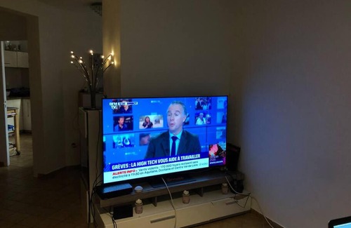 Bron House | Charmant cocon familiale avec cheminée et jardin